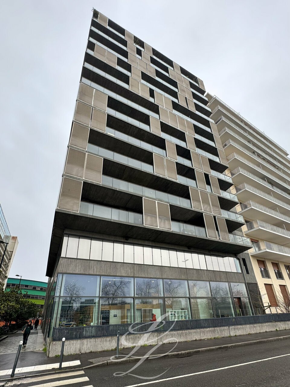 Vente - BUREAUX 230 m<sup>2</sup>
