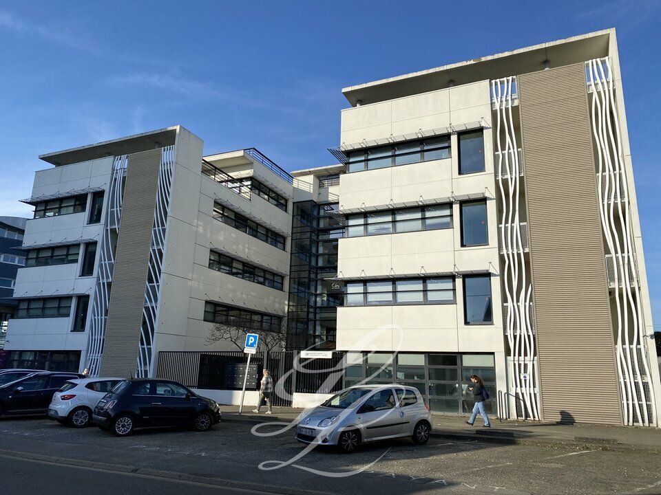 Vente - BUREAUX 3077 m<sup>2</sup>