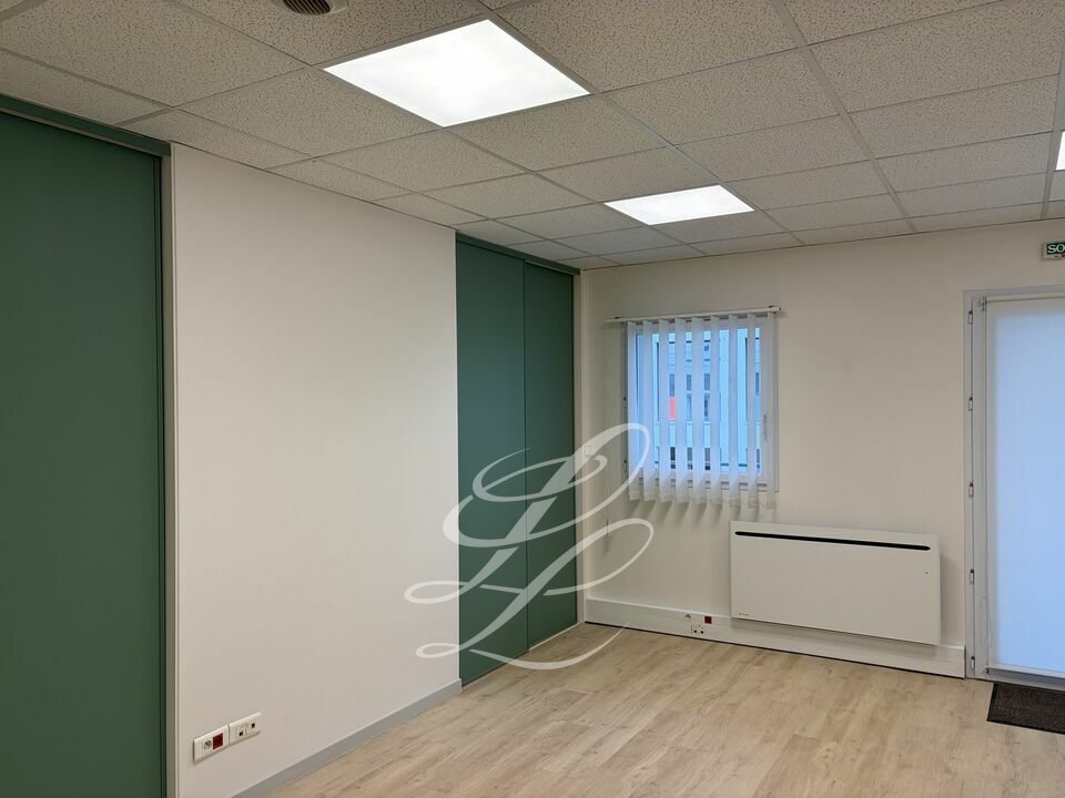 Location - BUREAUX 117 m<sup>2</sup>