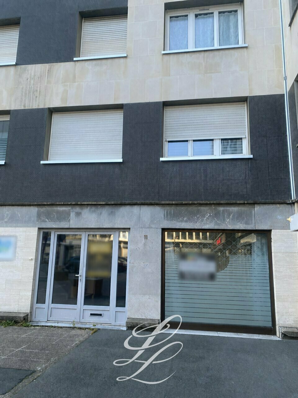 Vente - BUREAUX 377 m<sup>2</sup>