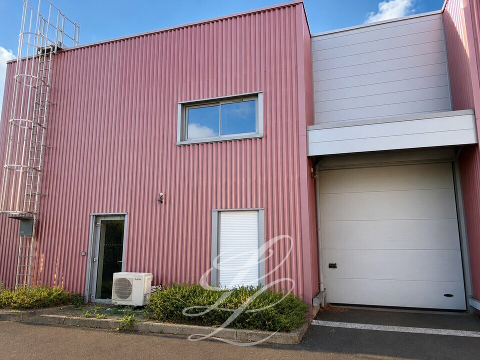 Location - LOCAL D'ACTIVITE 165 m<sup>2</sup>