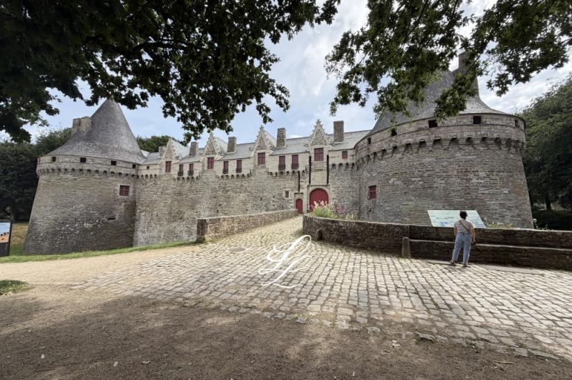 Réf. PCARREPONTIVY - Le Carré Pontivyen