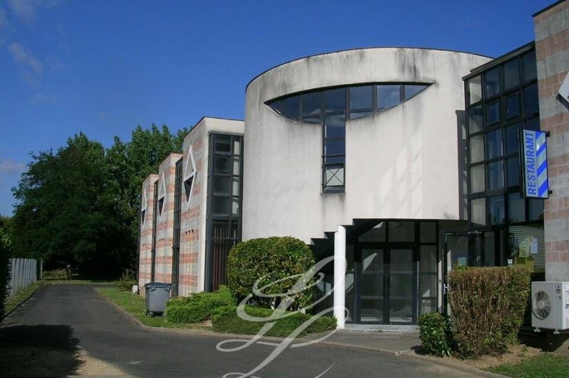 Réf. 37.001627 - Location - BUREAUX 241 m<sup>2</sup>