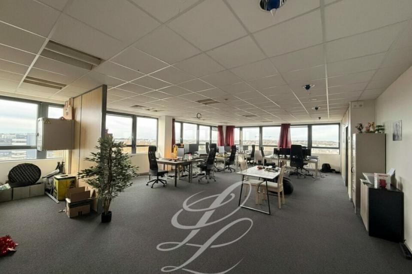 Réf. 37.001641 - Location - BUREAUX 130 m<sup>2</sup>