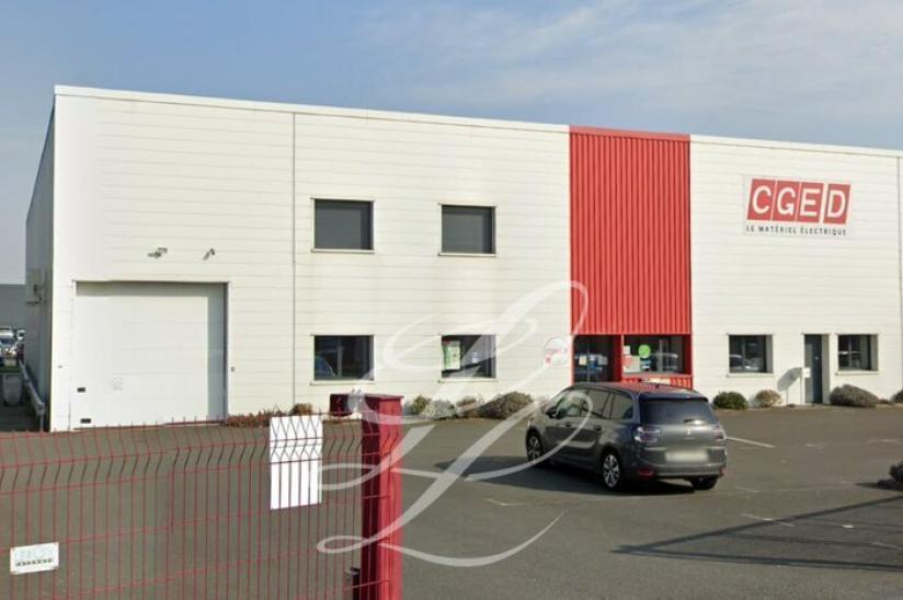 Réf. 72.002901 - Location - LOCAL D'ACTIVITE 1100 m<sup>2</sup>