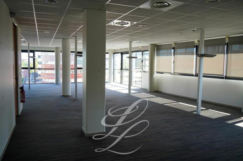 Réf. 72.003075 - Location - BUREAUX 178 m<sup>2</sup>