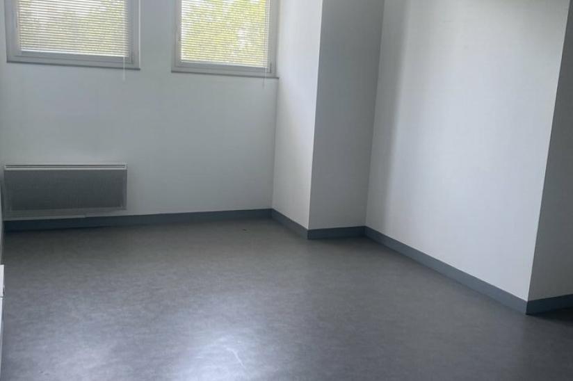 Réf. 72.1080 - Location - BUREAUX 179 m<sup>2</sup>