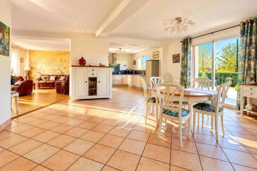 Réf. 7735-ET - Maison 9 pièces