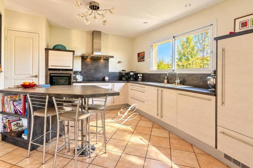 Réf. 7735-ET - Maison 9 pièces